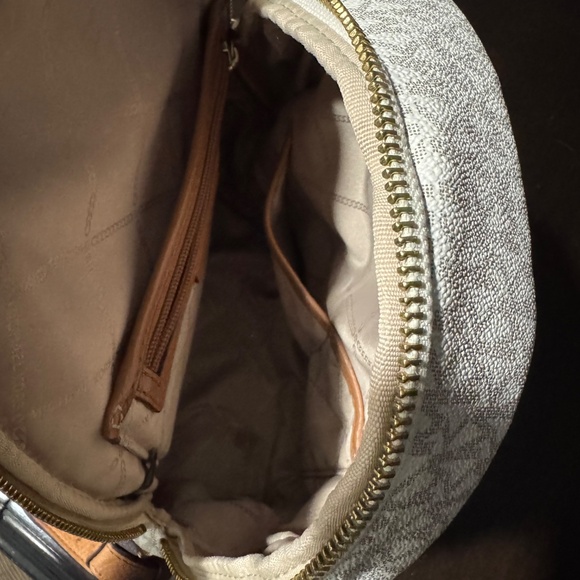 Michael kors backpack - Picture 7 of 7